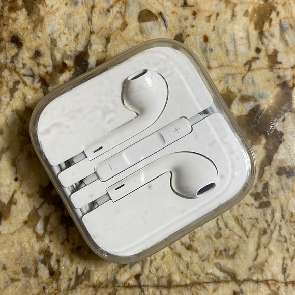 Apple Headphones Wired Apple Headphones Aux Poshmark